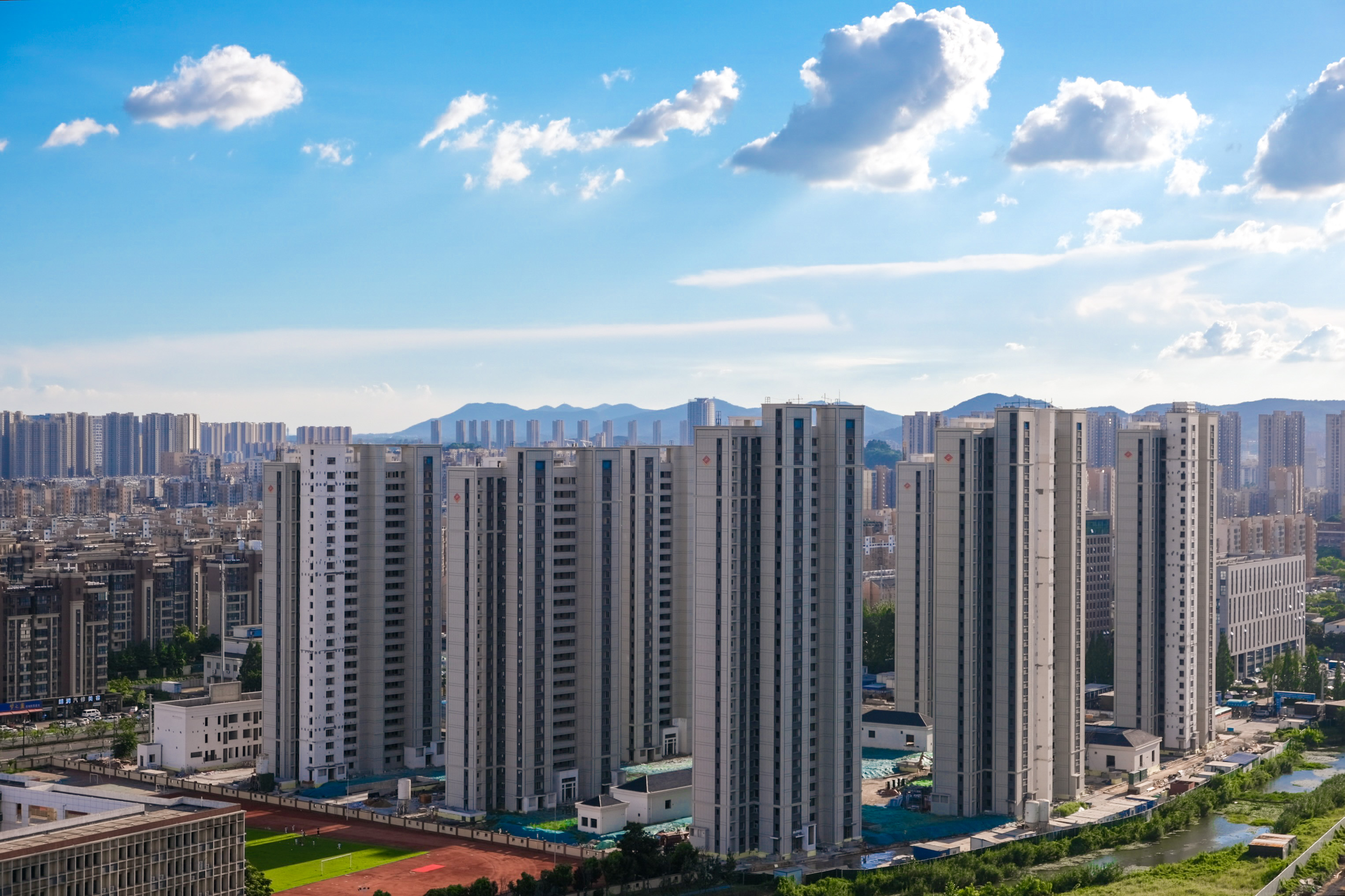 台风过境，，，这一大波民生项目be like（图说包管房）